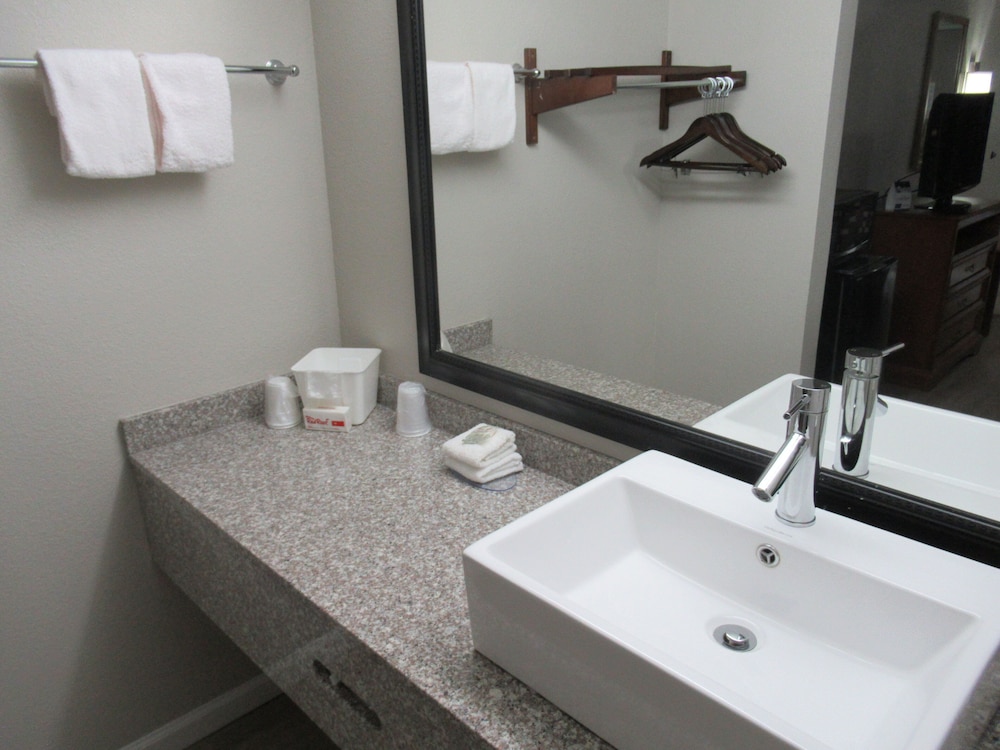 Red Roof Inn Walton - Richwood 8/17
