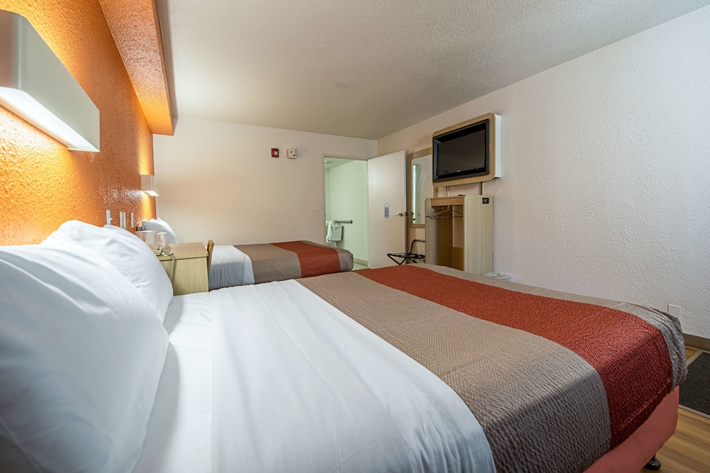 Motel6 Hammond, IN - Chicago Area 23/59