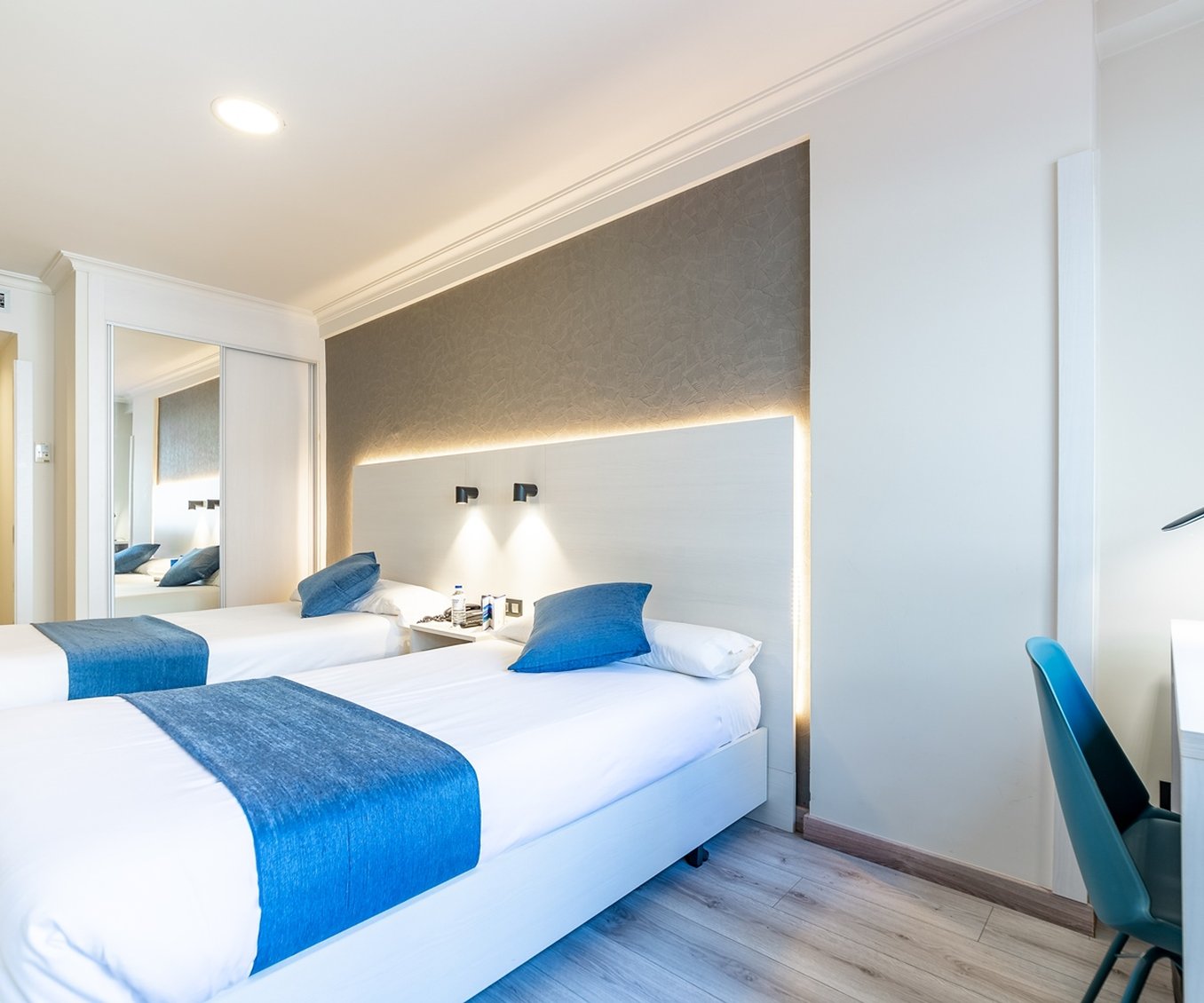 Hotel Atlantico 10/26