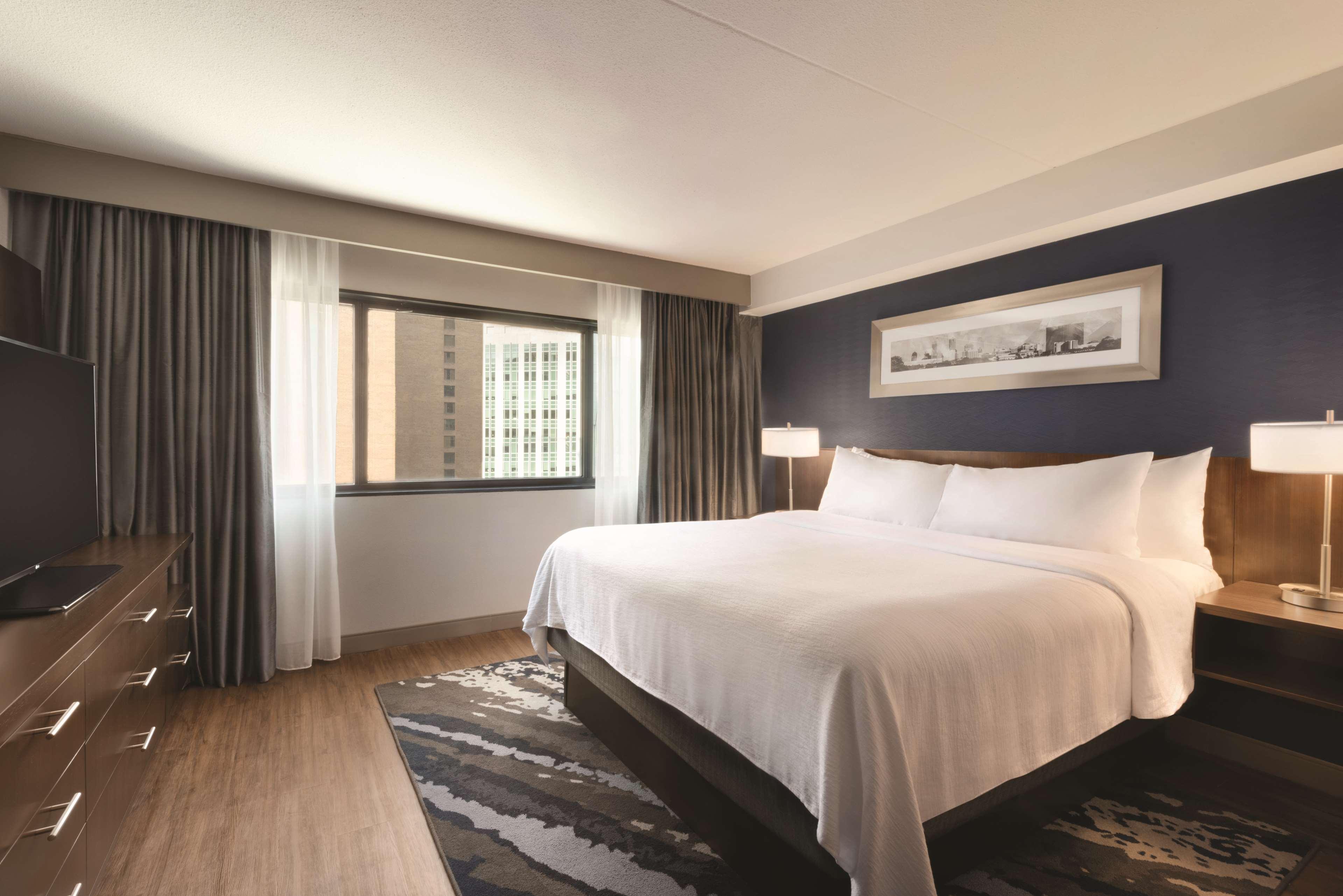 2 ROOMS, SUITE, KING BED