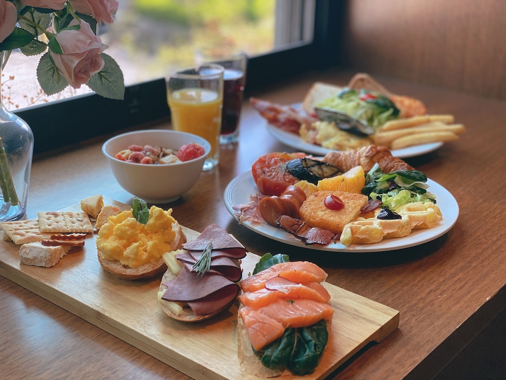 Avon Hotel Gunsan 57/67