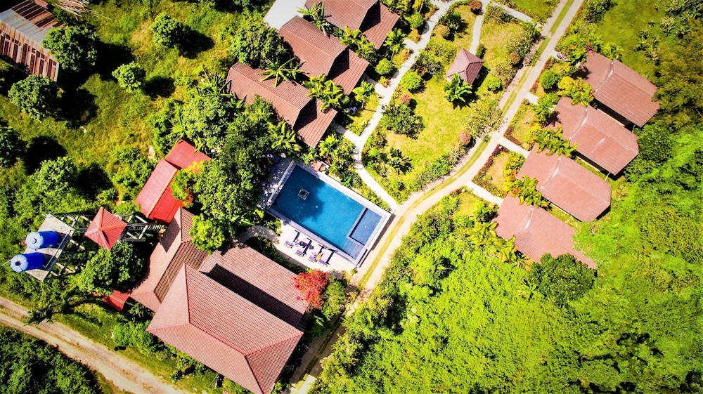 Atmaland Resort 56/66
