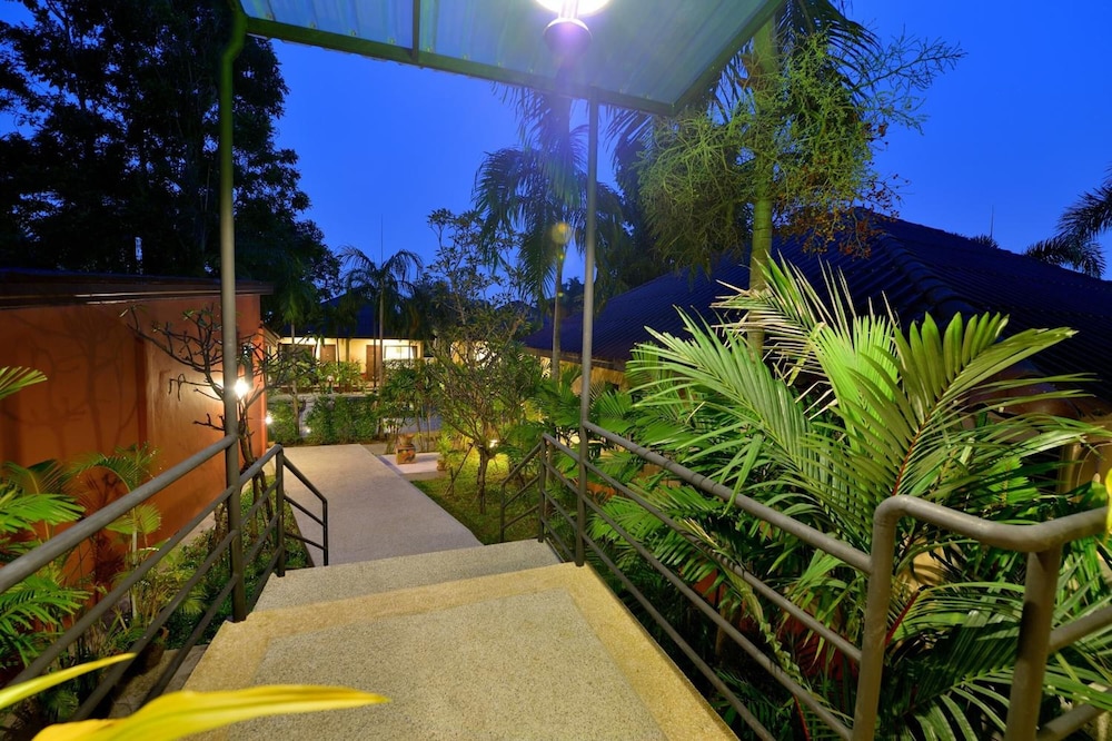 Happy Cottages Phuket 24/42