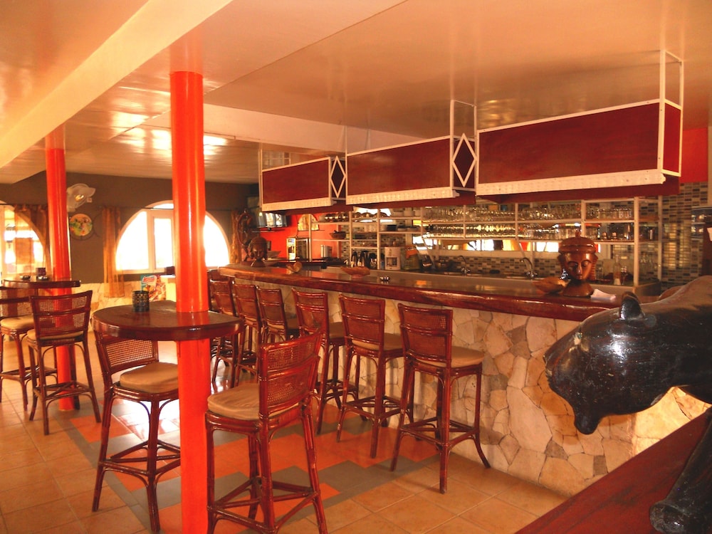 Minotel Les Flamboyants 33/50