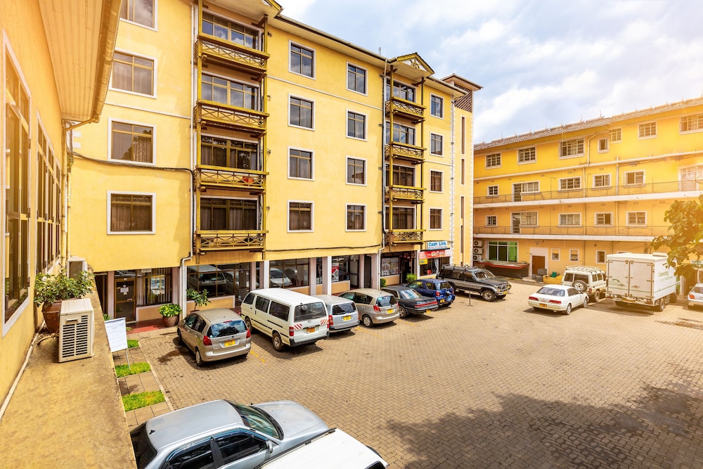 New Safari Hotel 33/35