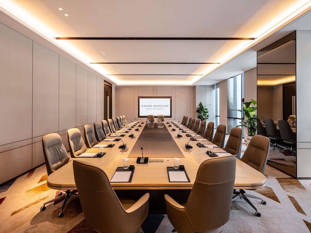 Grand Mercure Yichang Waitan 60/72
