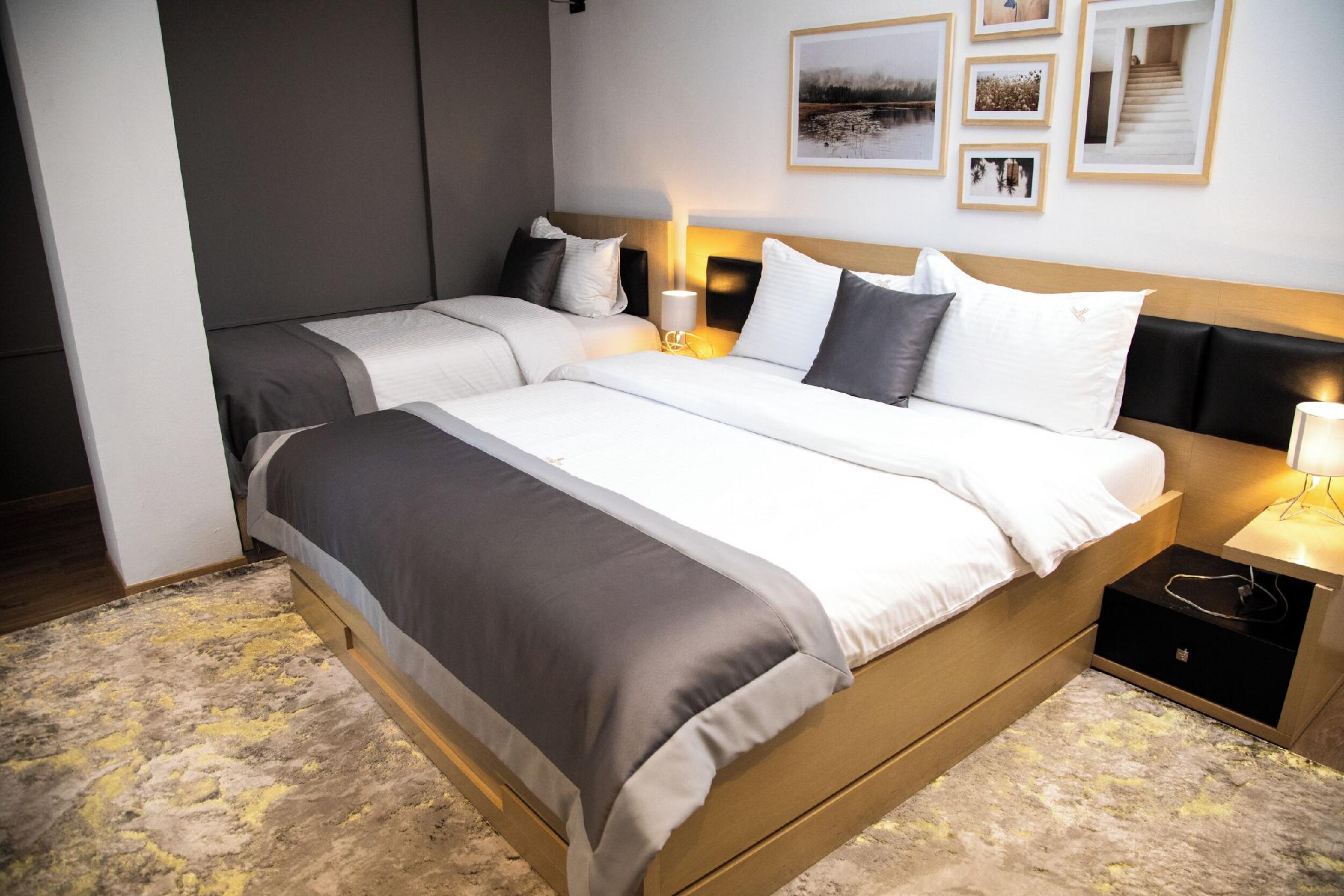 Room at Triss Hotel, TIRANA