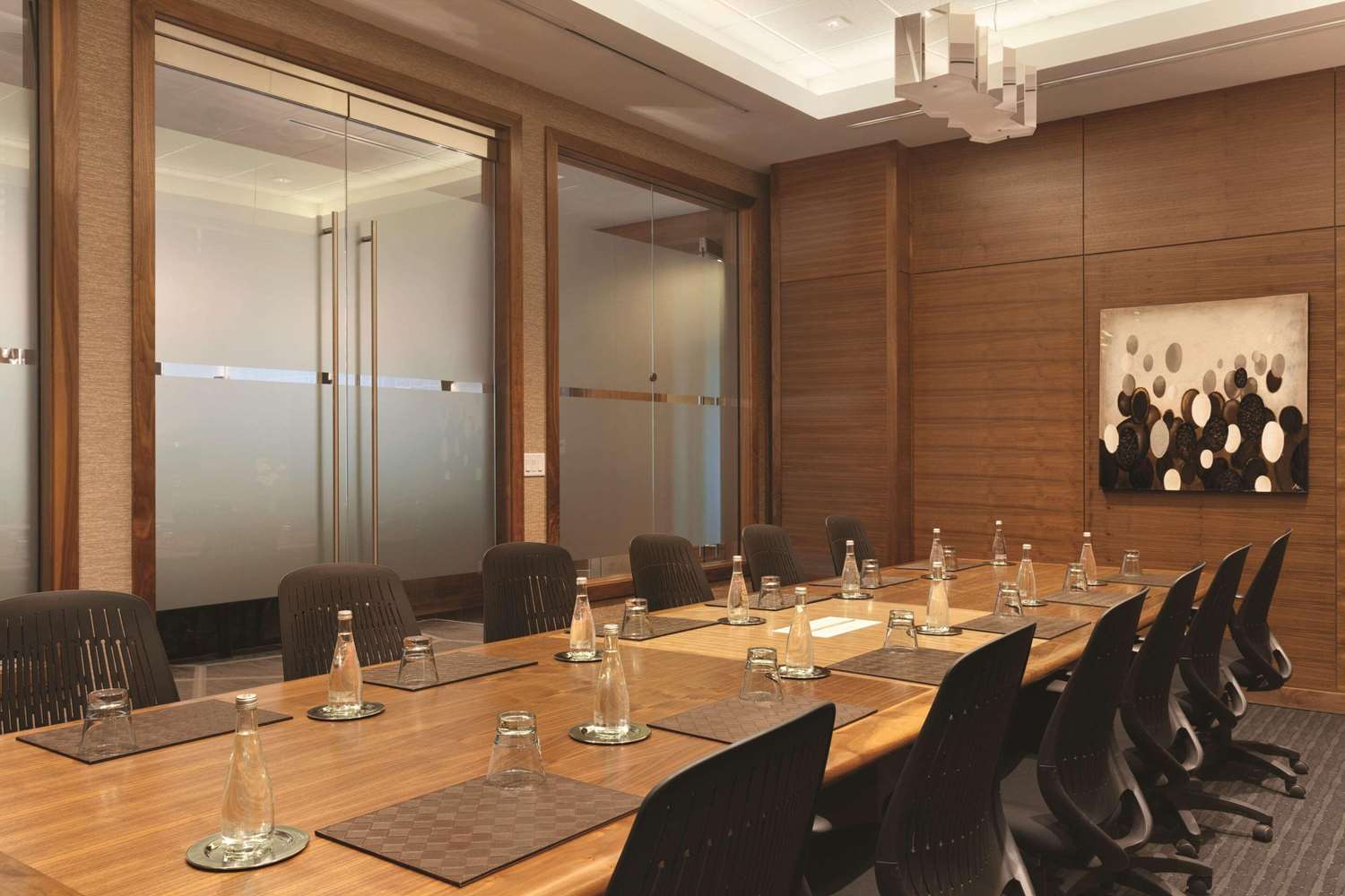 Radisson Hotel & Conference Centre Calgary Airport 74/78
