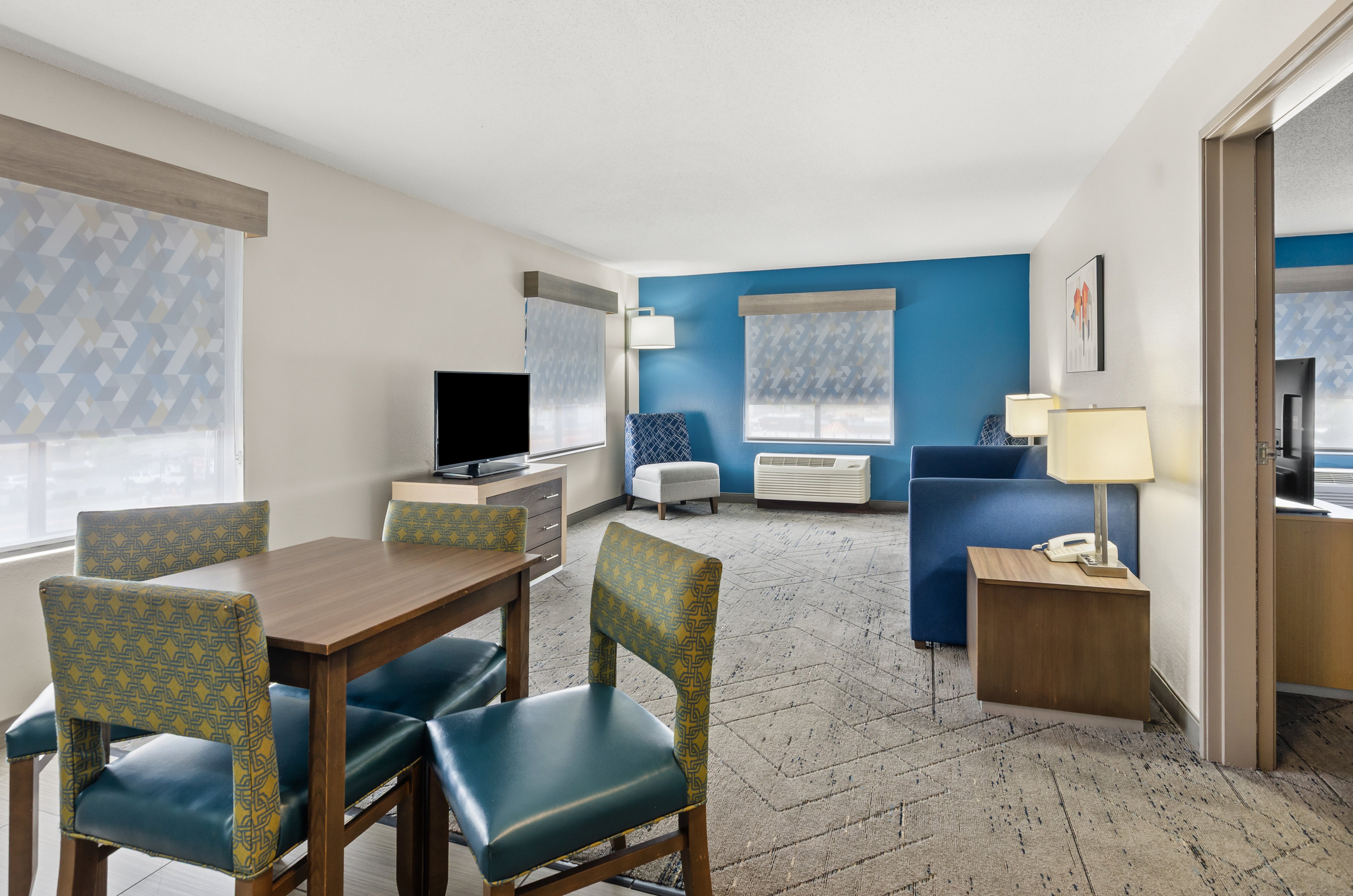 Holiday Inn Express Princeton I-77 64/69