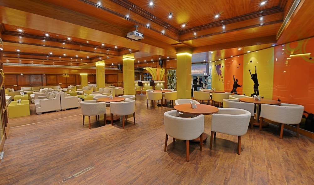 Metro Grand Hotel 36/42