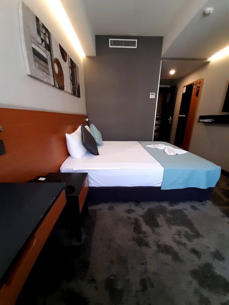 Sapko Airport Hotel 18/46