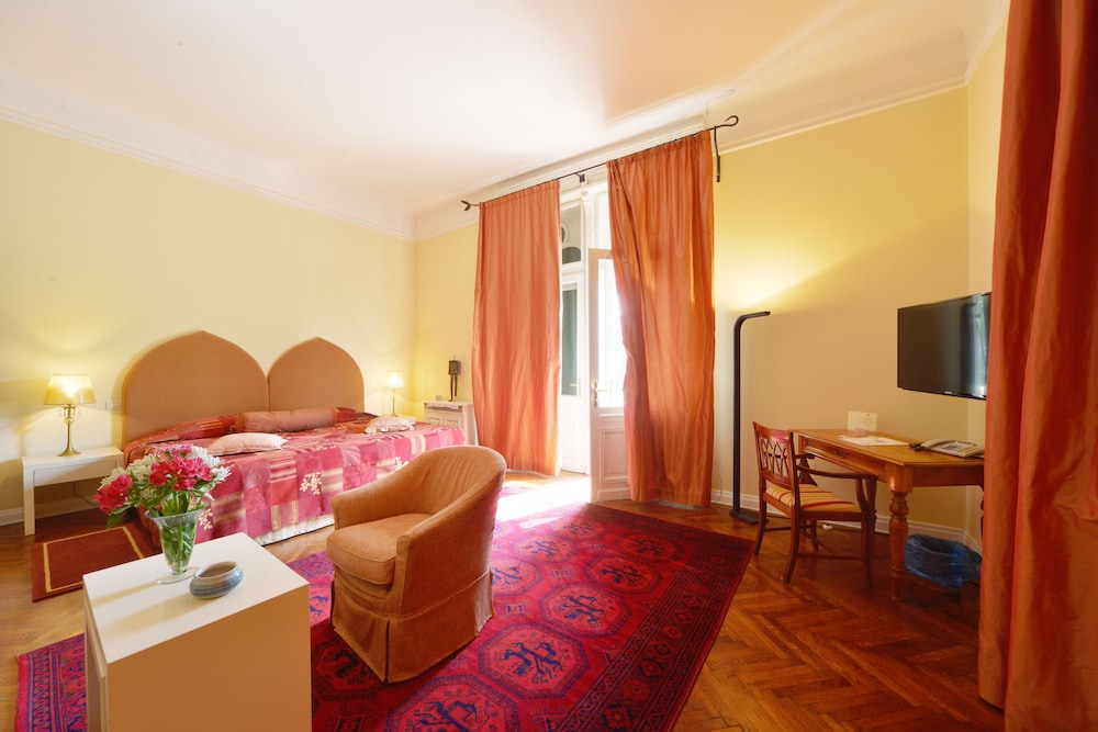 Hotel Villa Astra 17/50