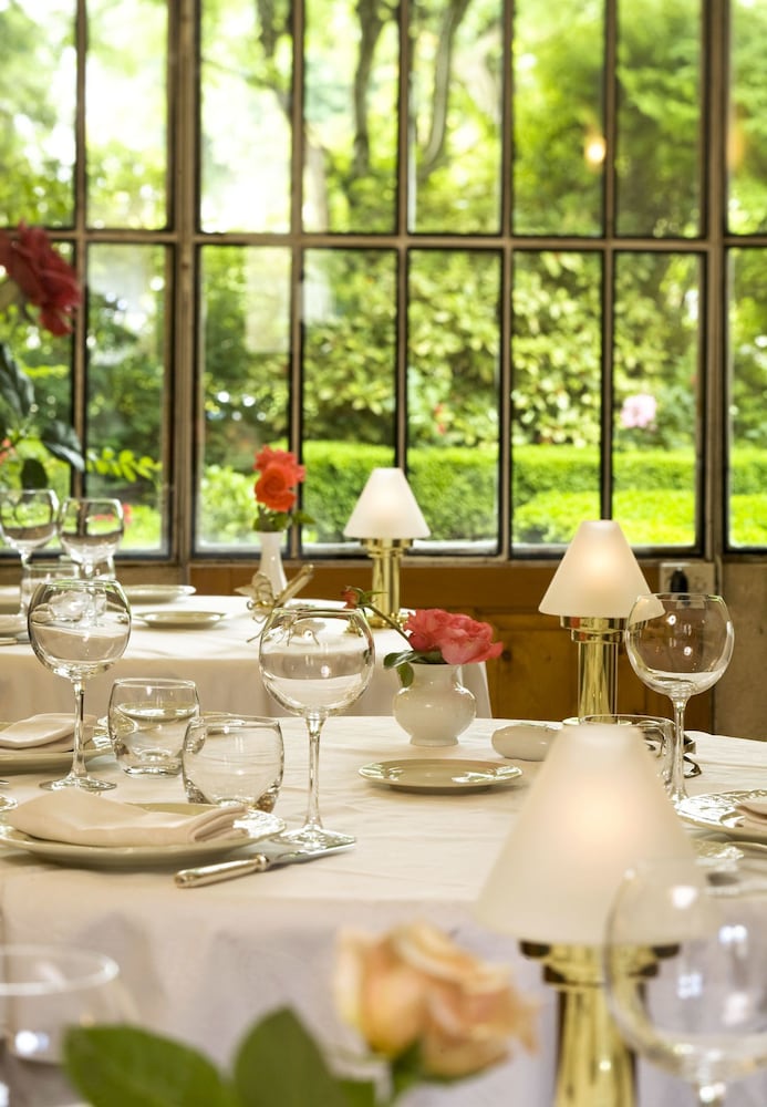 HOTEL LA ROSERAIE 20/50