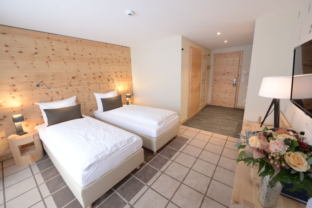 PARTERRE, DOUBLE BED