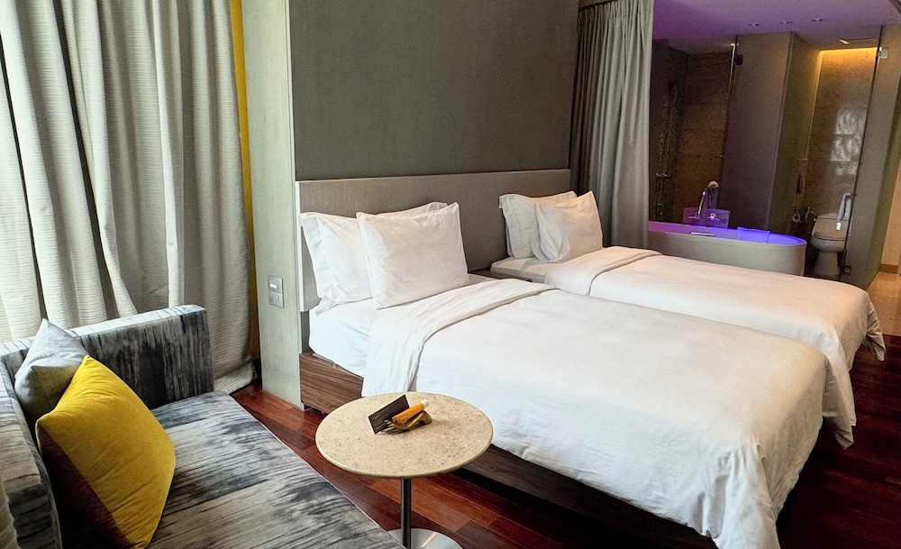 Extra Radiance, Superior, Twin Beds