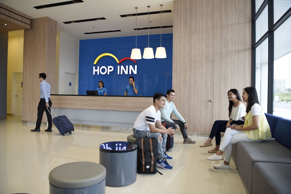 Hop Inn Hotel Aseana City Manila 8/30
