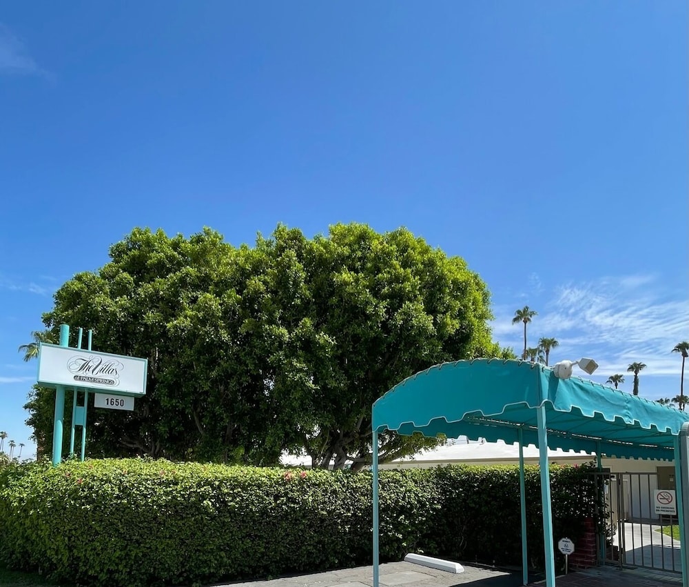 The Villas of Palm Springs 39/50