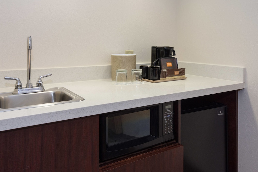 SpringHill Suites by Marriott Charlotte Concord Mills Spdwy 18/36