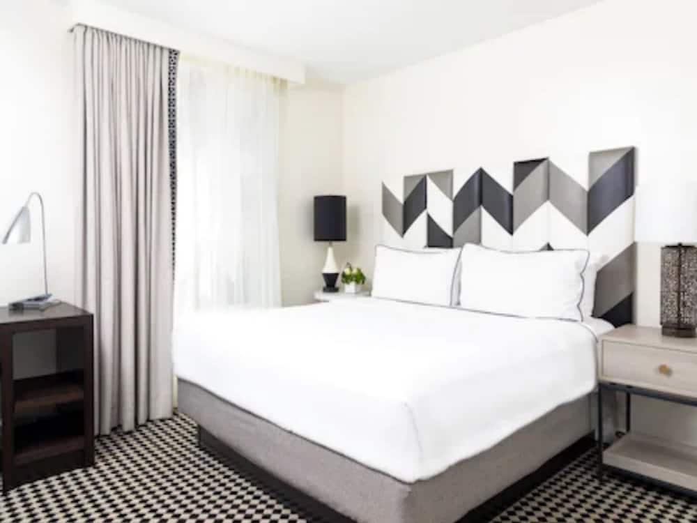 1 Bedroom, Signature, Residence, Suite, King Bed, Sofa