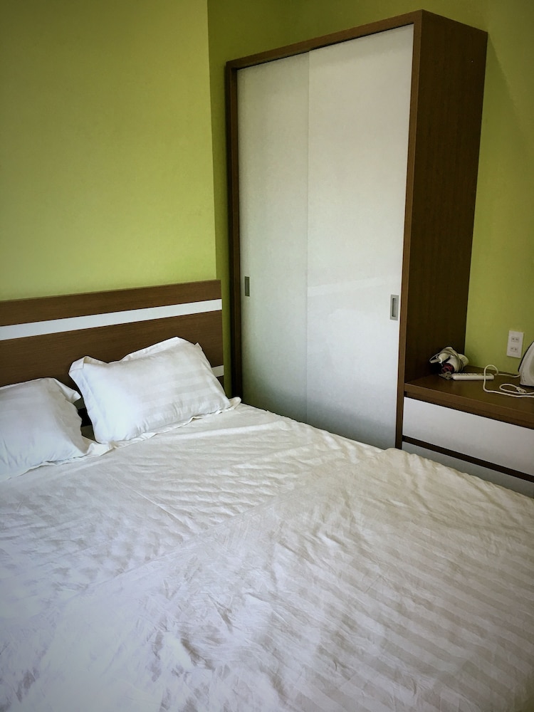Seaview Front Apartment 8/32