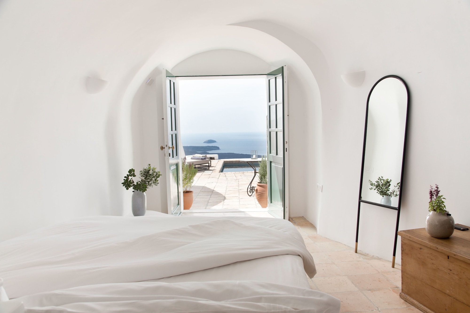 Senior, Studio, Suite, King Bed, Pool Access