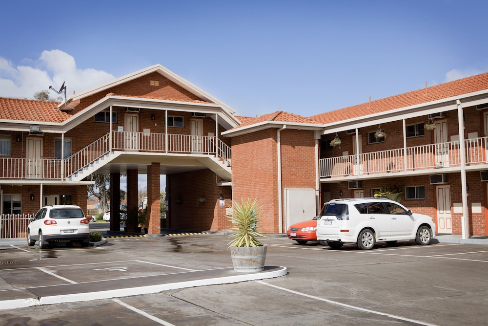 Courtyard Motor Inn 31/36