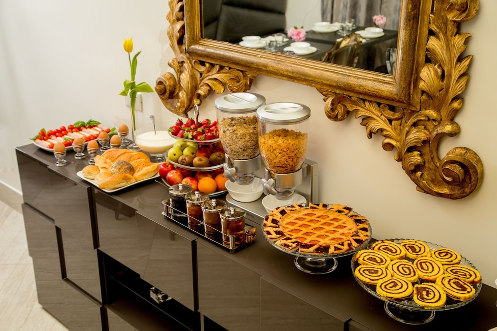 GCF Luxury Suites Guest House 45/70