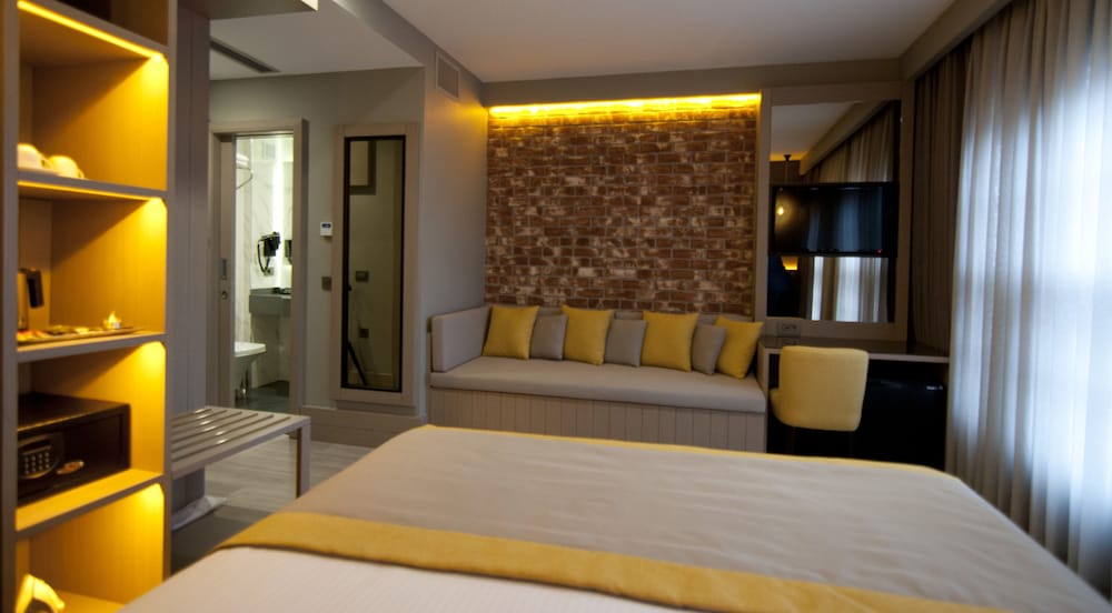 Hotel Seraglio 20/70