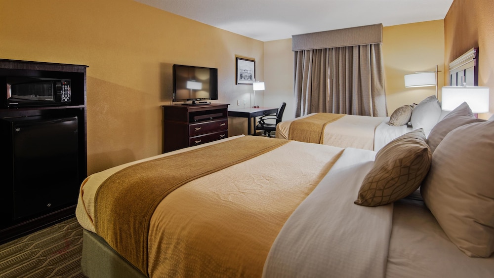 Best Western Granbury Inn & Suites 11/36