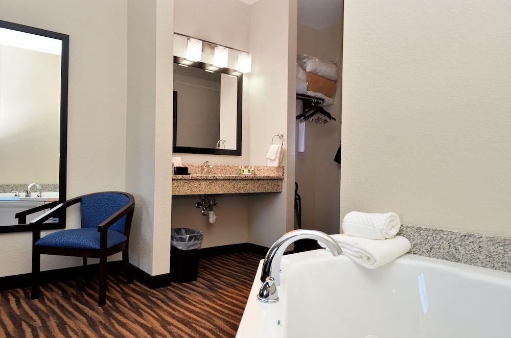 Cobblestone Inn & Suites - Manning 50/50