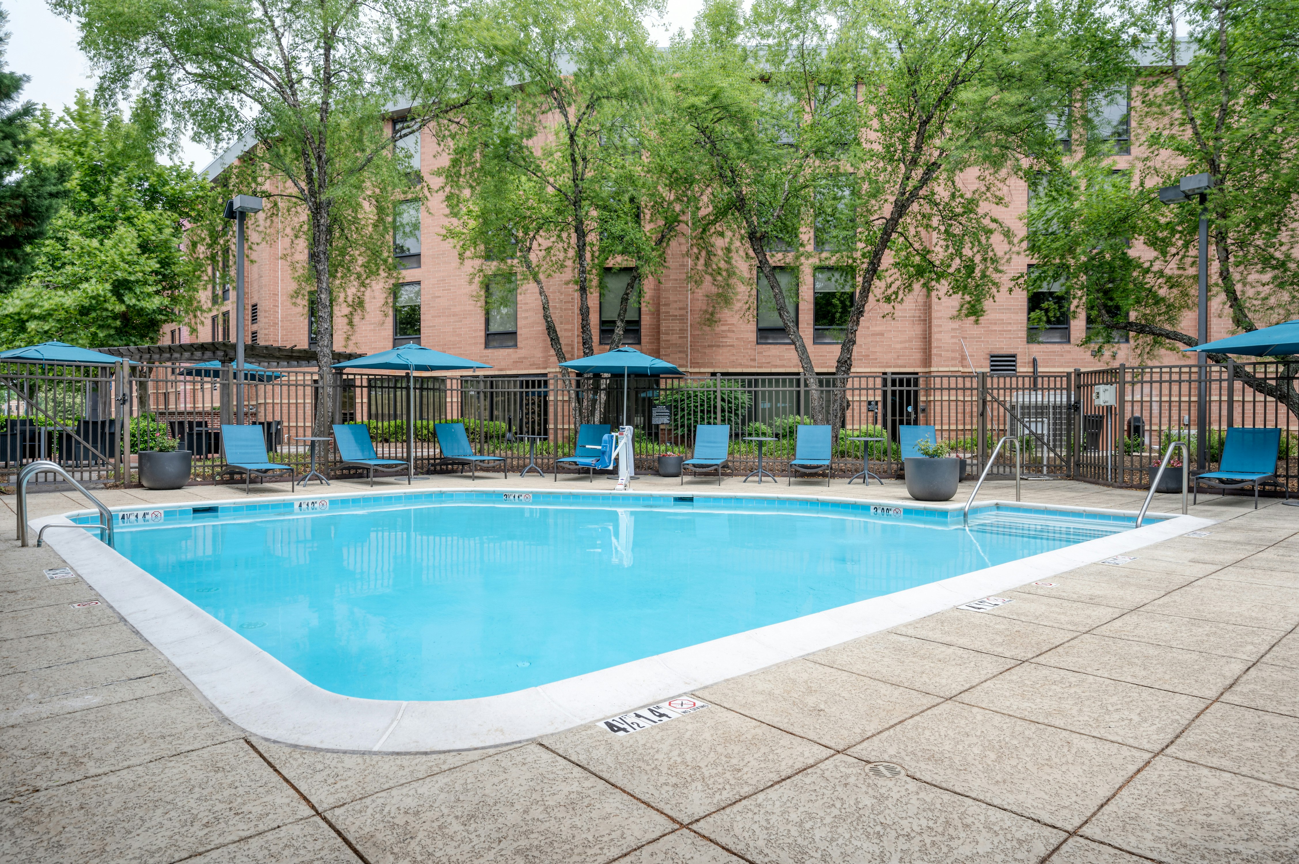 Hampton Inn Baltimore/White Marsh 68/71