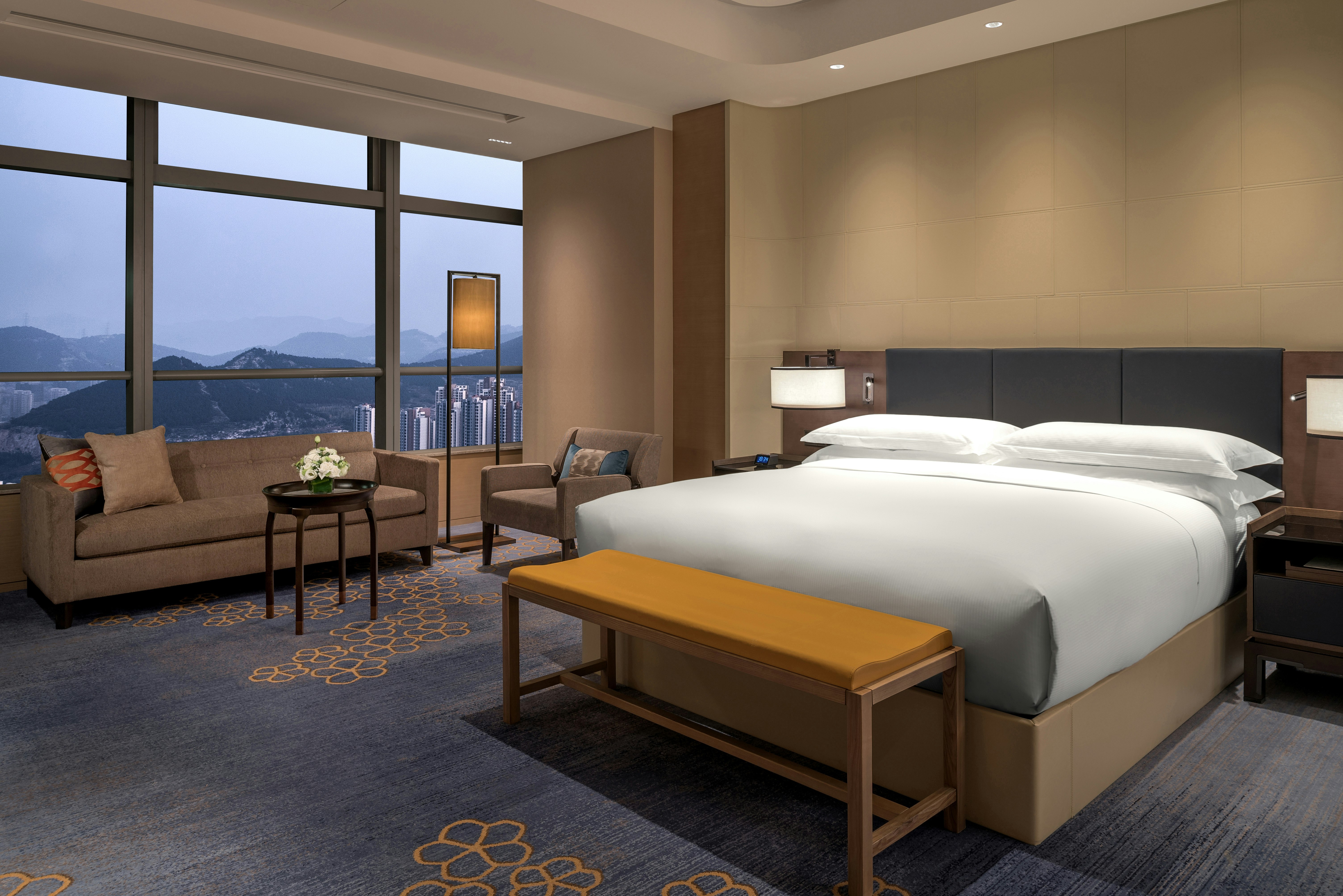 Ambassador, Suite, King Bed