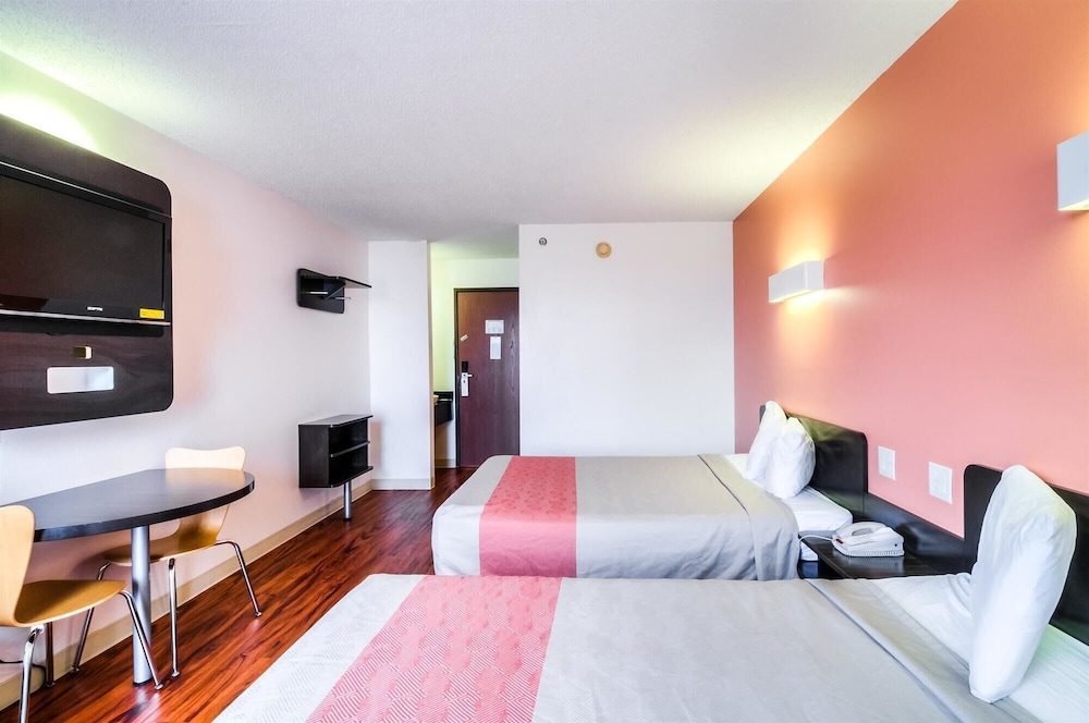 Motel6 Lansing, IL - Chicago South 16/41