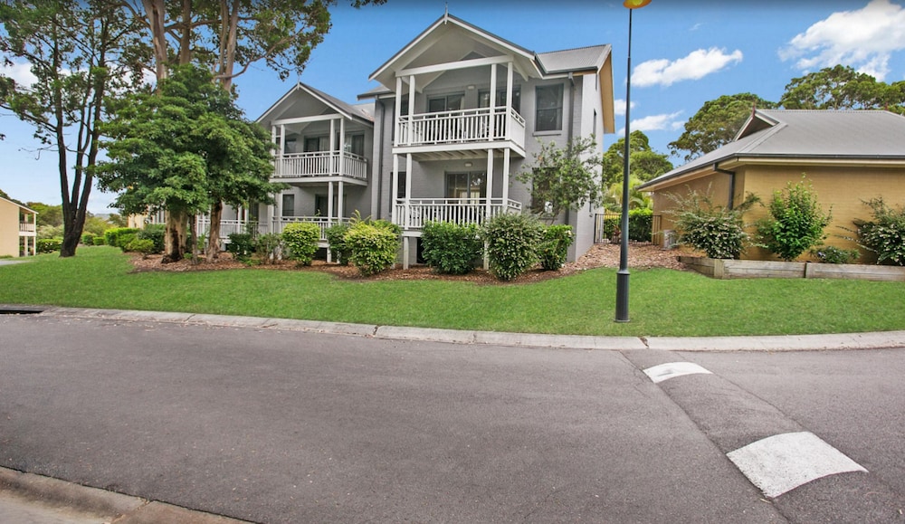 Mercure Lake Macquarie Raffertys Resort 65/74