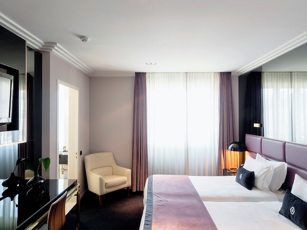SUPERIOR, DOUBLE BED