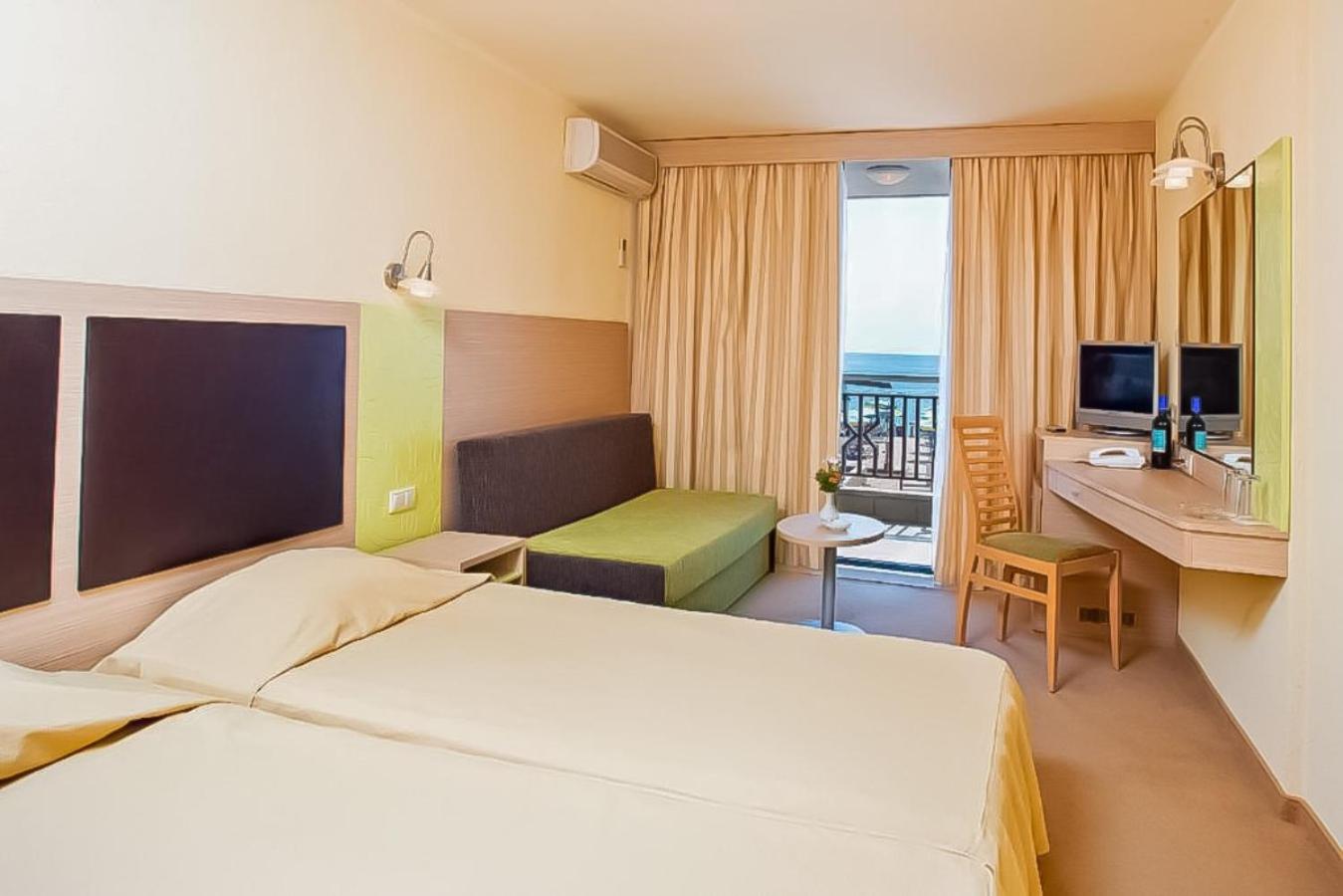 Room, Twin Beds, Sea View