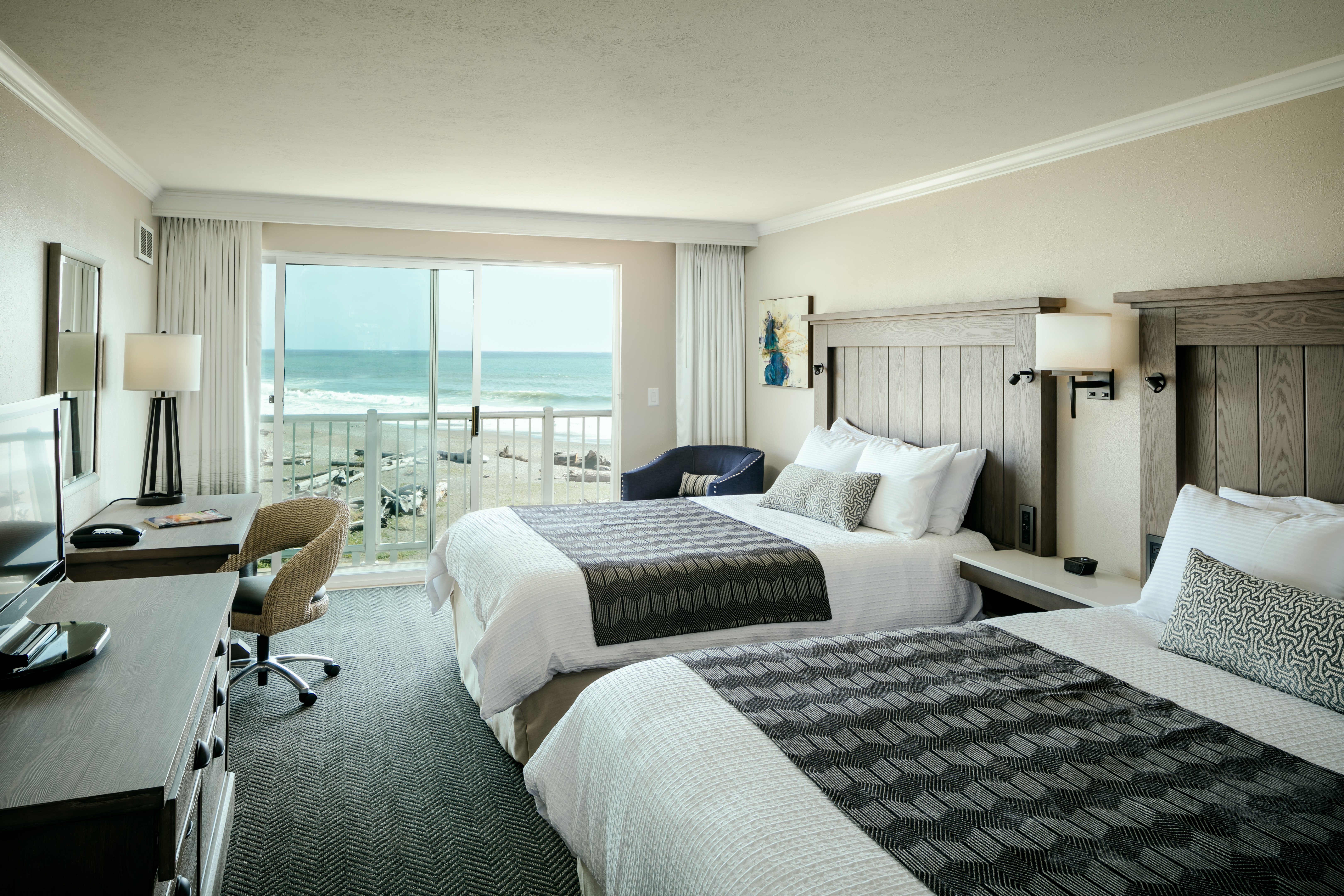 Beachfront Inn 6/39
