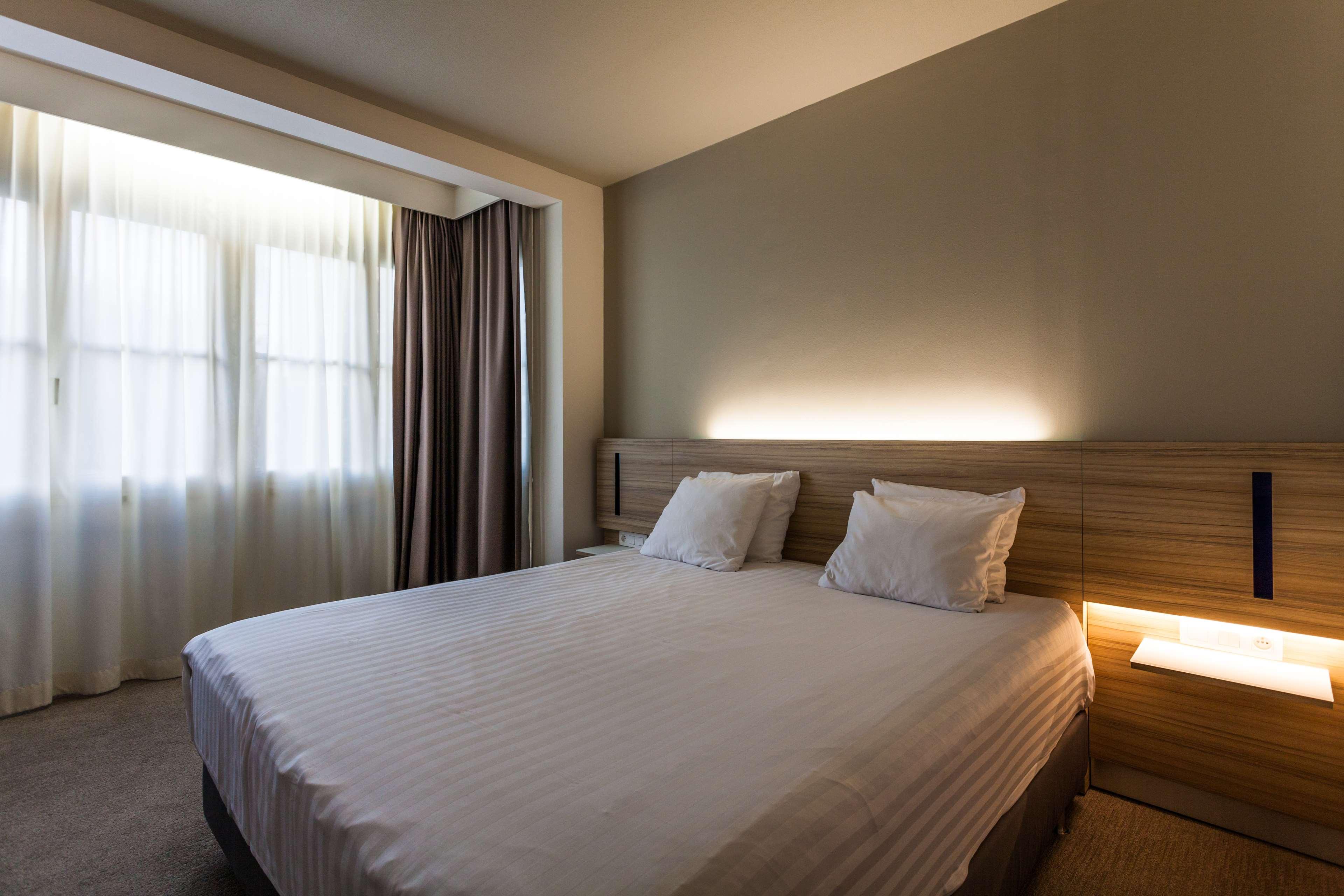 Room, Queen Bed
