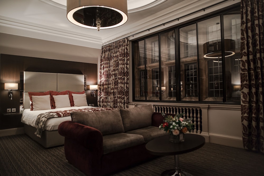 Abbey House Hotel 26/50