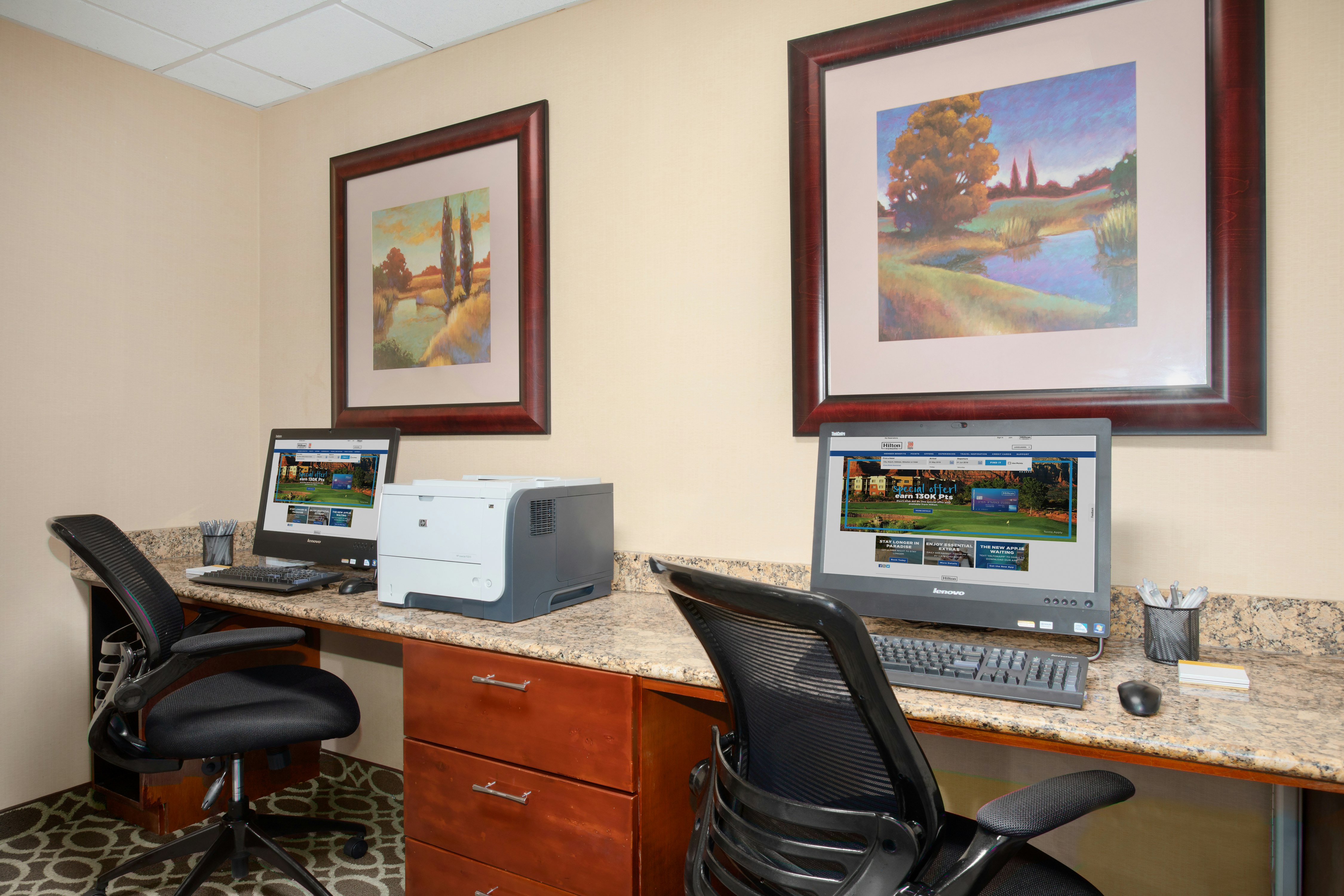 Hampton Inn & Suites Kansas City-Merriam 32/36