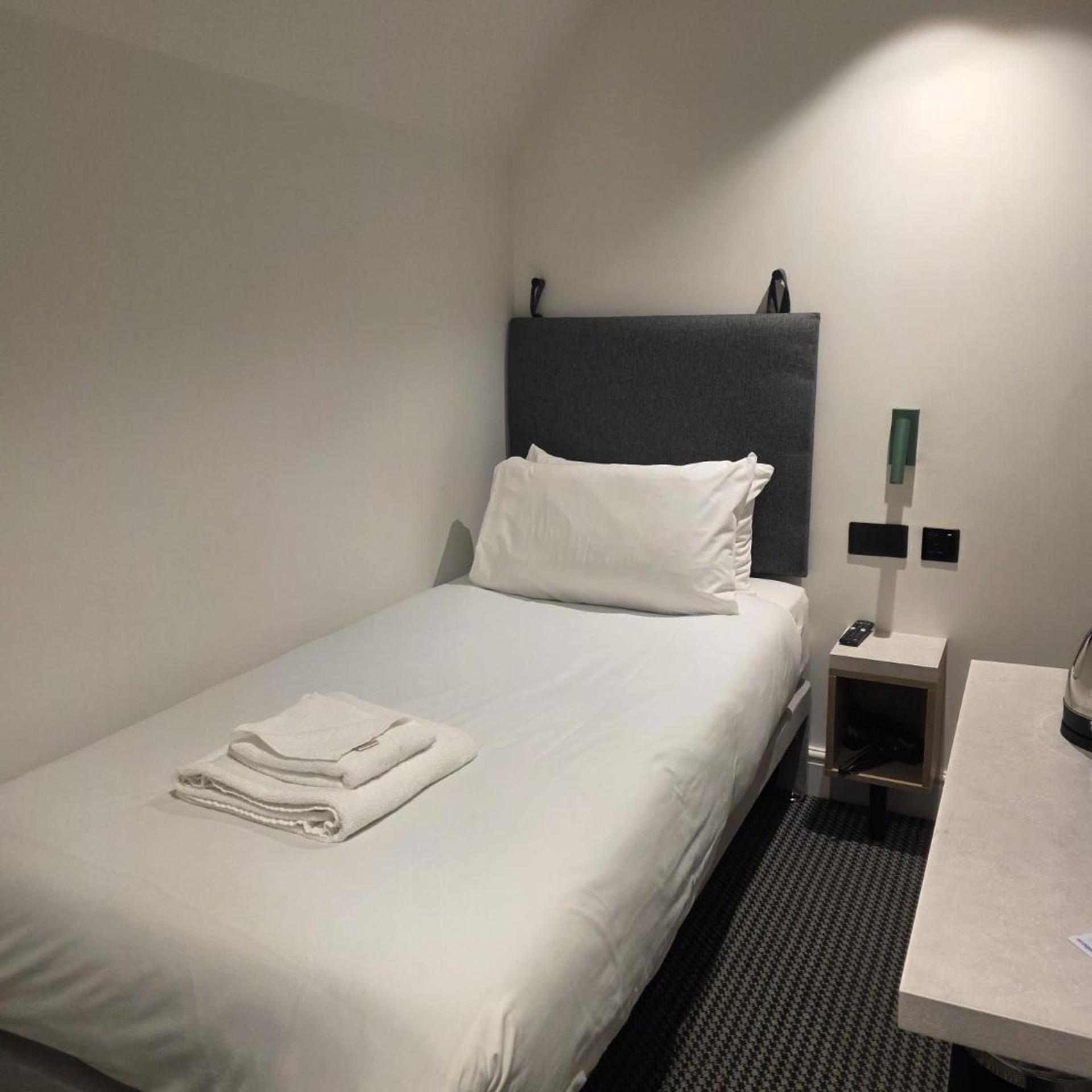 Room, Single, No Window