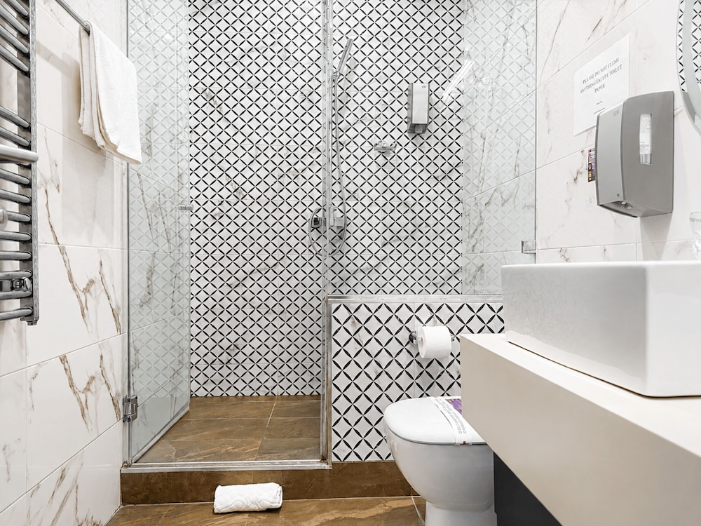 Atera Business Suites 40/42