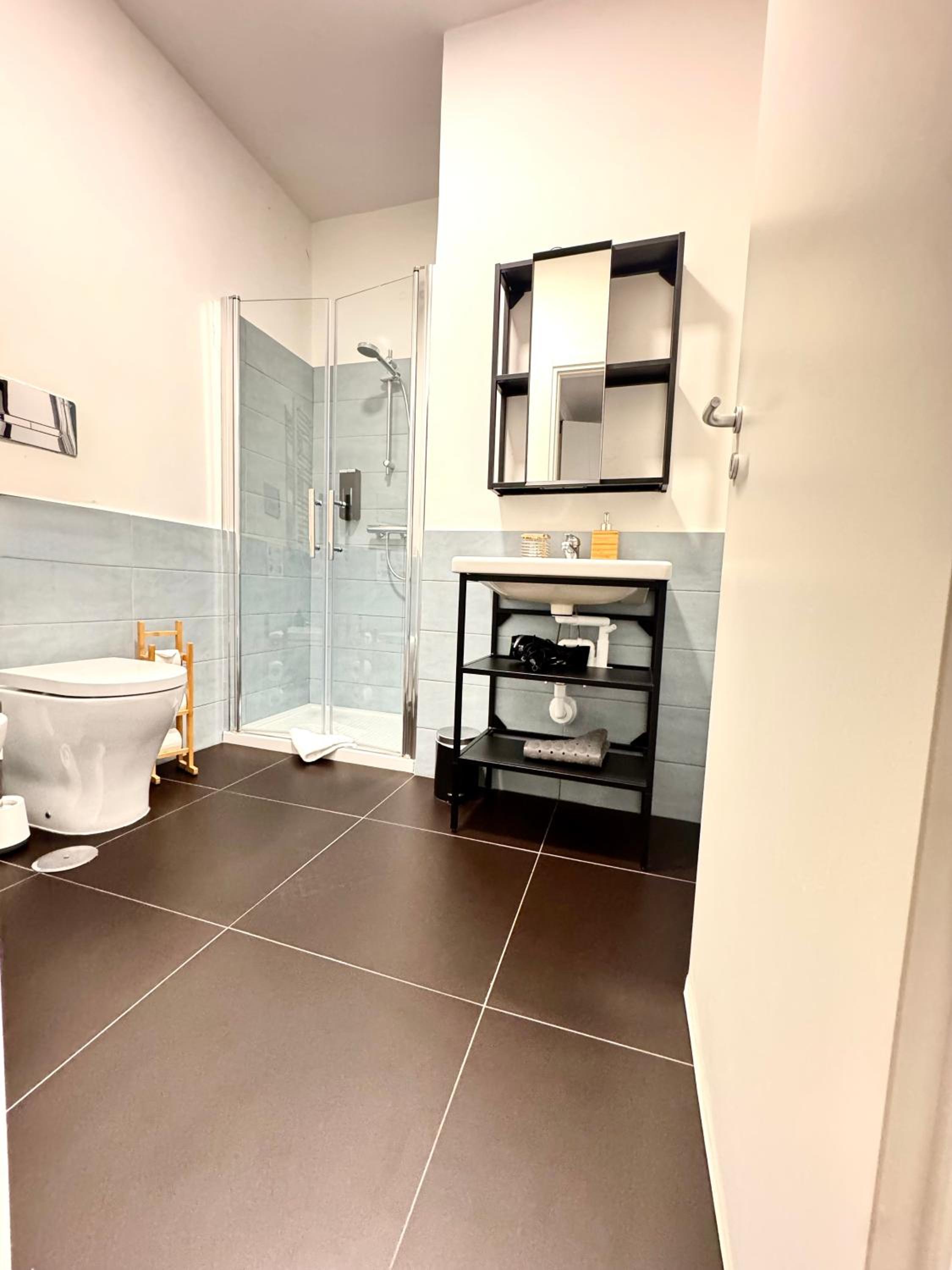 Lexie Suites 27/28
