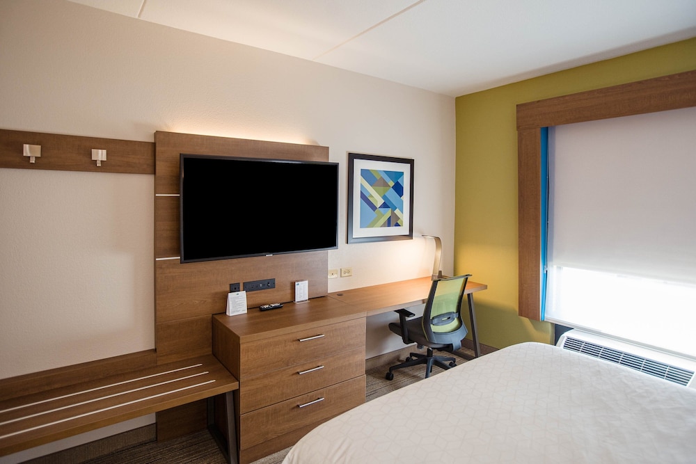 Holiday Inn Express Hoteland Suites Knoxville Farragut 25/63