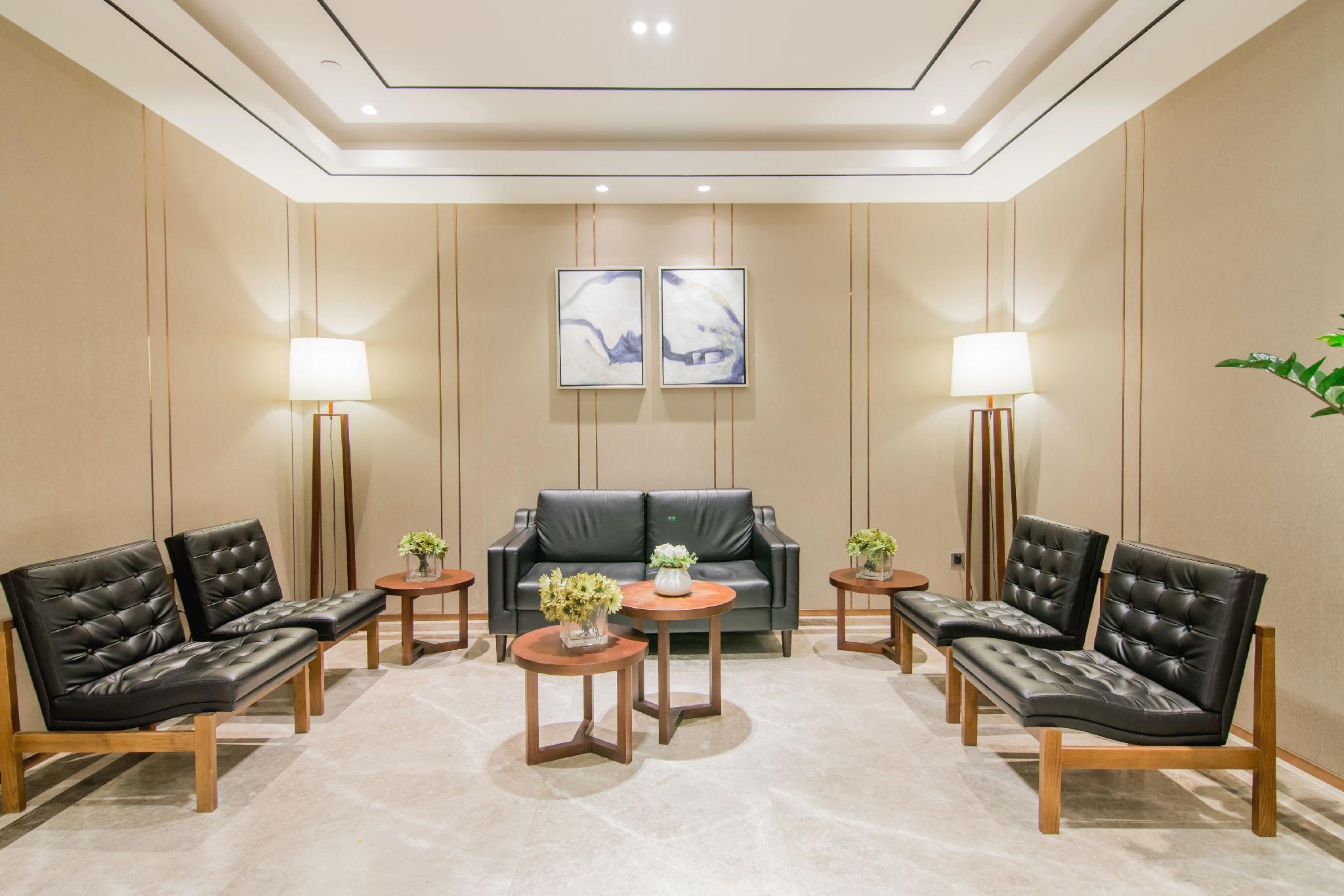 Yitel Hotel (Shanghai New International Expo Center Fangdian Road Metro Station) 7/19