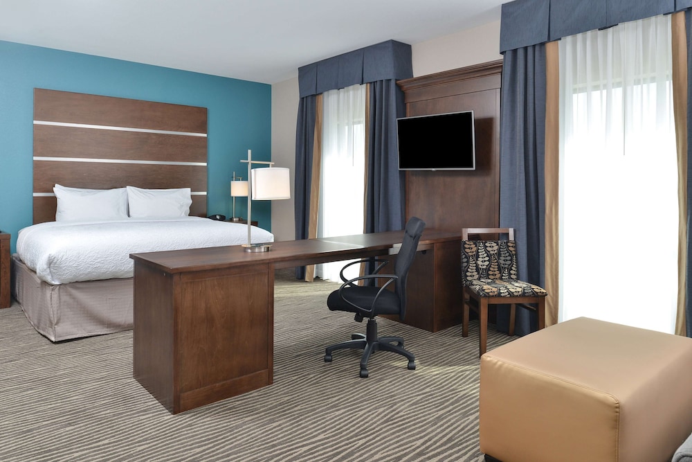 Hampton Inn Suites Des Moines Downtown 38/43