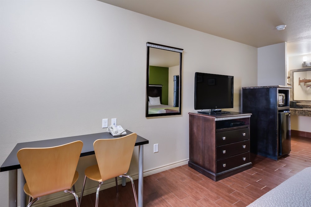 Motel 6 Floresville Tx 33/42