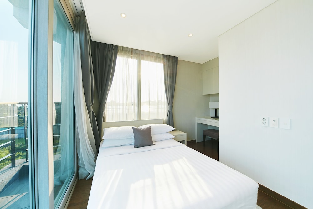 PANORAMA, SUITE, MAIN BUILDING