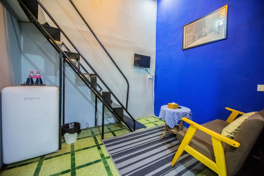 The Artist Residence 27/50