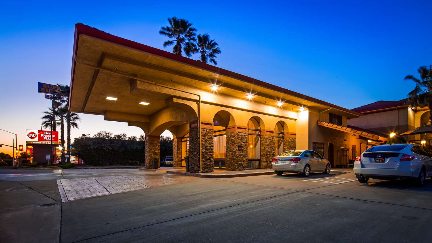 Best Western Plus Executive Inn & Suites 32/33